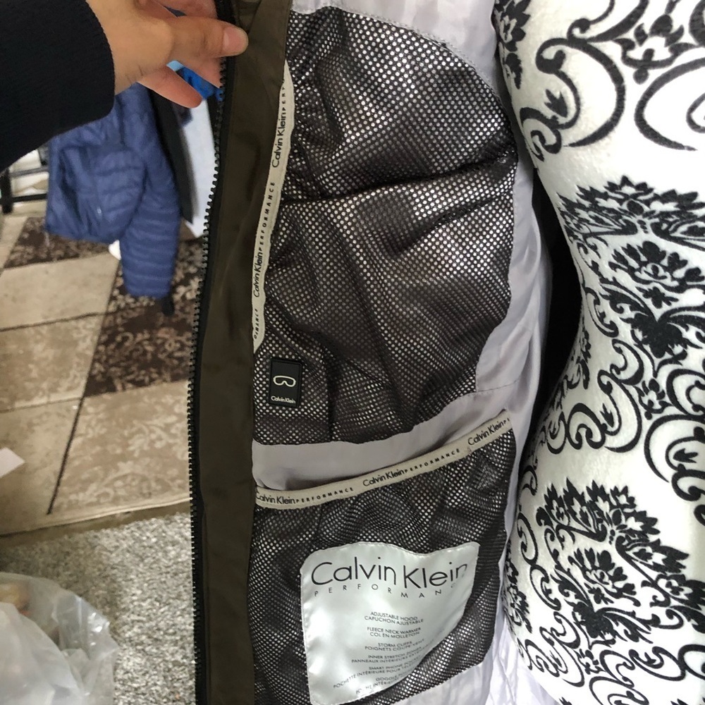 CALVIN KLEIN Performance Puffer Jacket - Picture 12 of 16